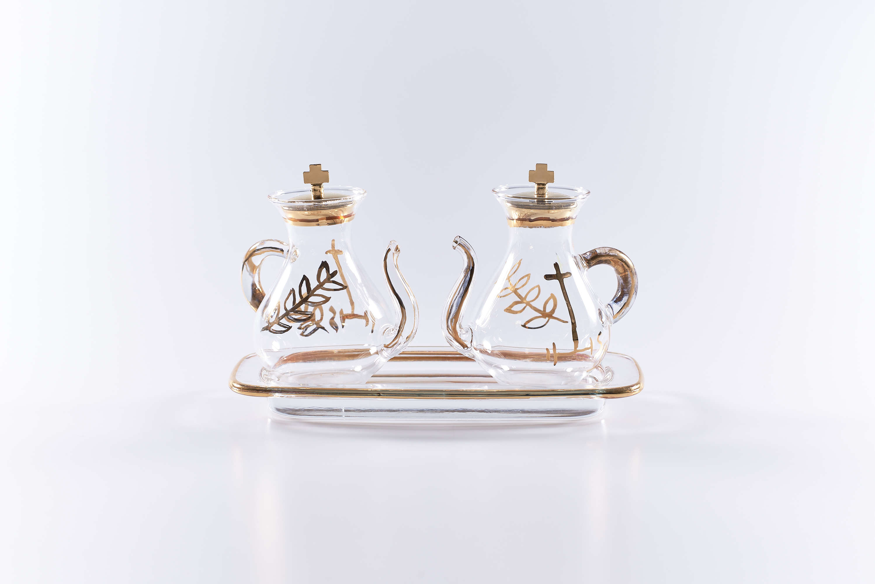 Servizio ampolle decorazioni oro su vassoio in vetro con beccuccio