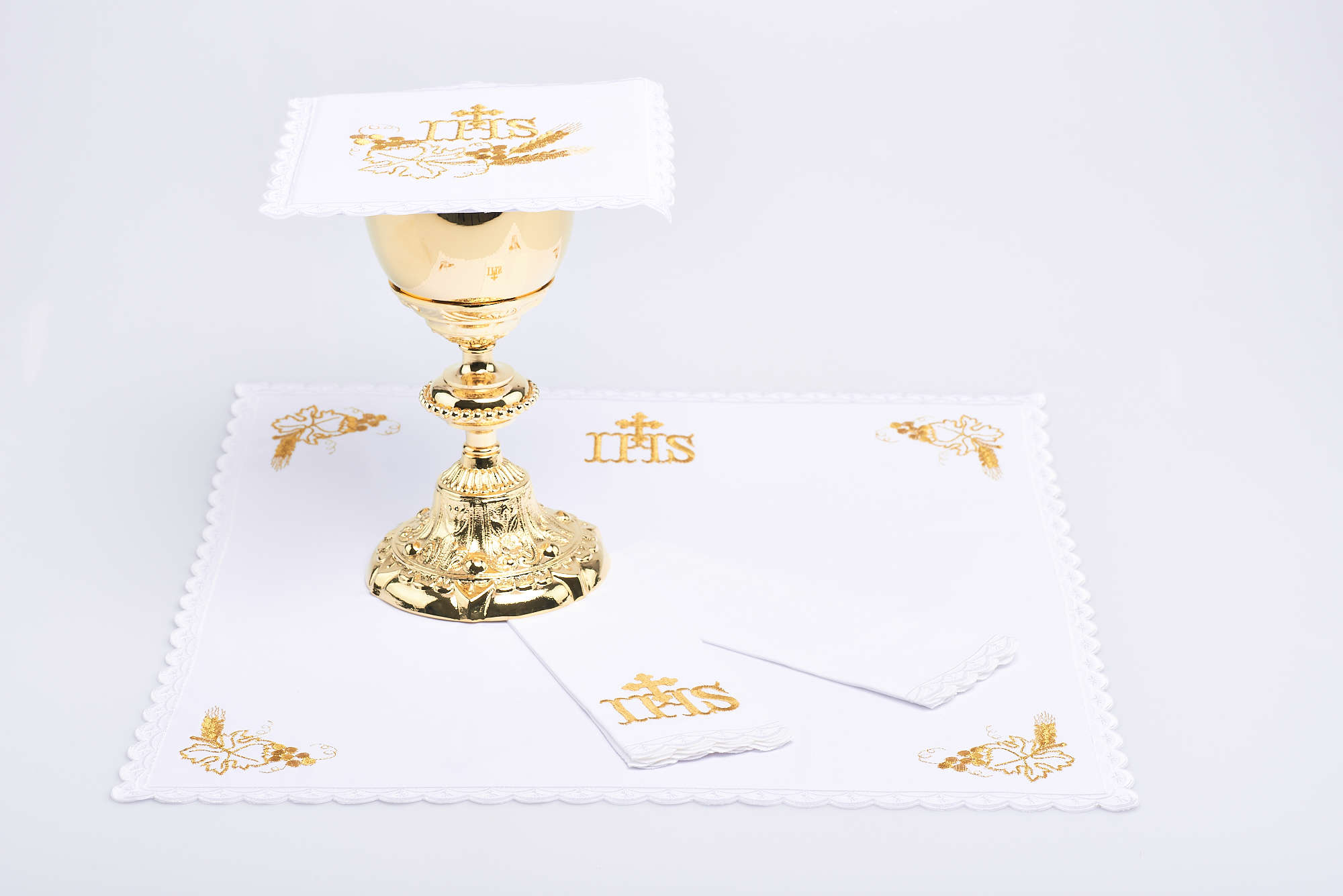 Completo a4 ricamato modello UVA