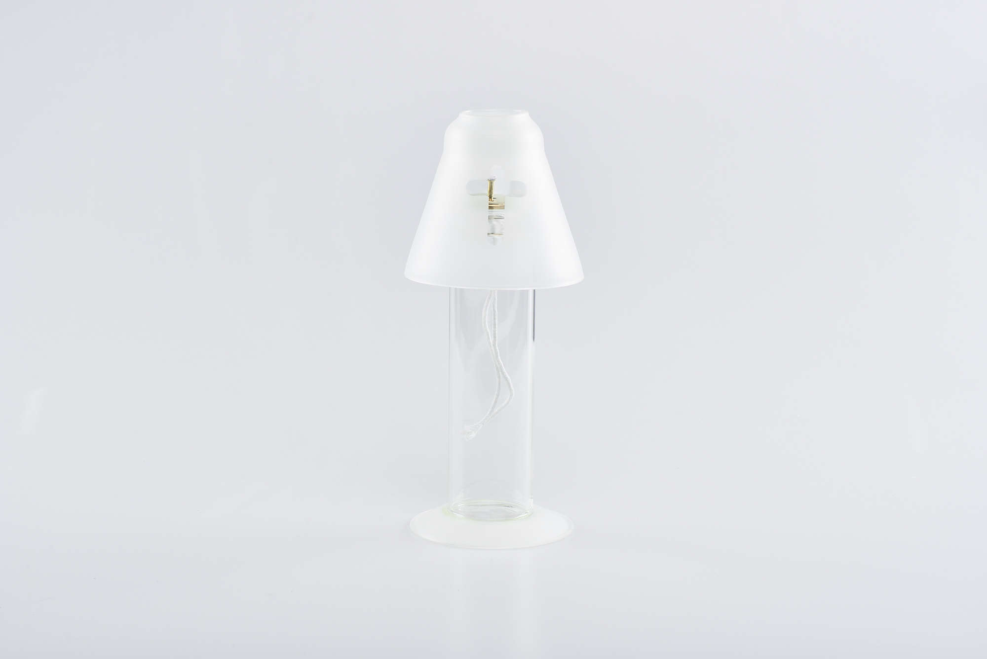 Lampada a cera liquida ed antivento con croce