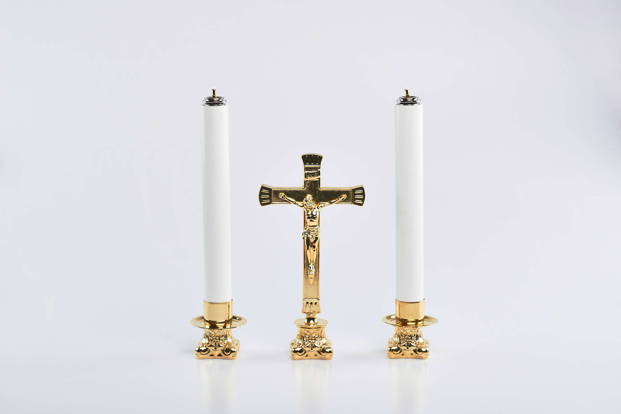 Candeliere fusione 4 piedi 5x3,5 cm, piatto 8 cm, bossolo 3,2 cm